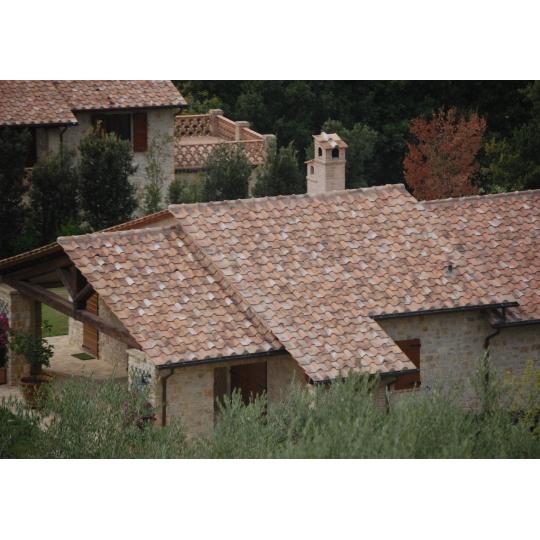patinas alkolostor cserep romai kolostor mediterran tetocserep cottage farmhouse olasz toszkan tetocserepek antikolt patinas cottage country farmhouse.jpg
